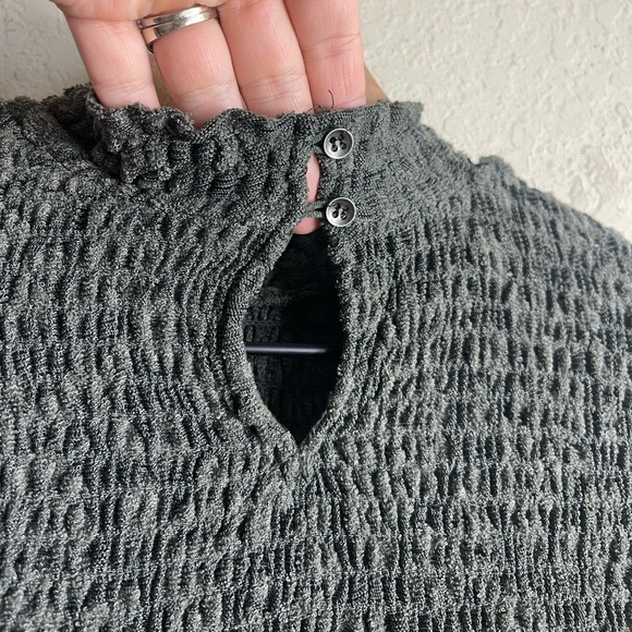 Anthropologie Deletta Floral Mock Neck Crinkle Top Size XS - Picture 7 of 8